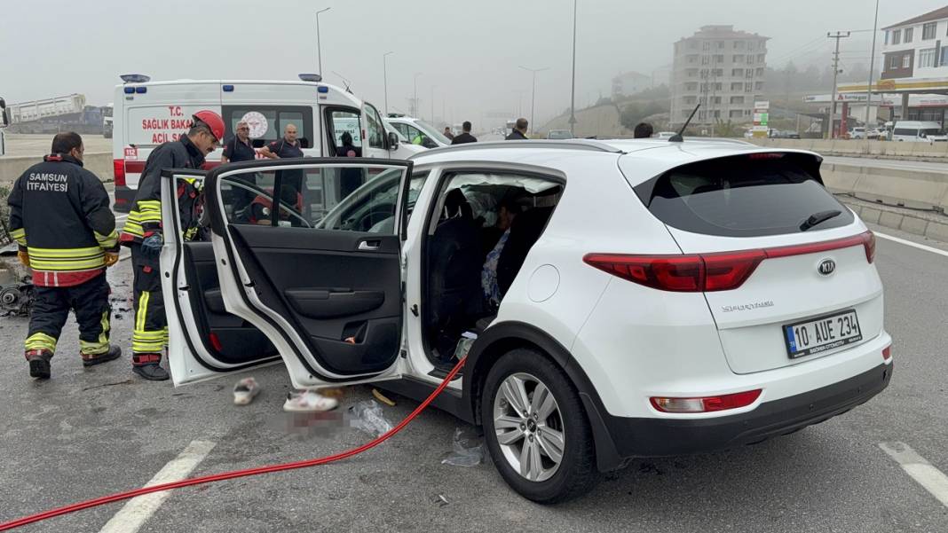 Feci kazada araç hurdaya döndü: Ölü ve yaralılar var! 5
